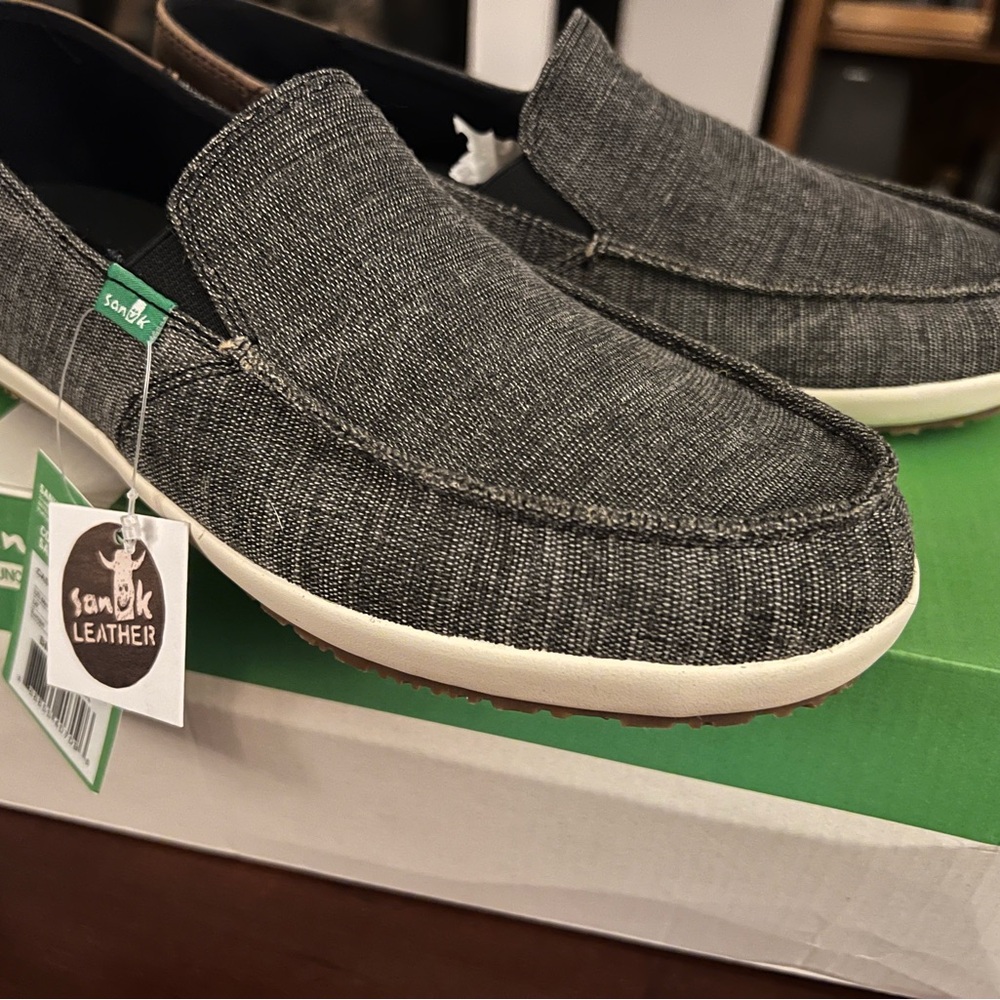 Sanuk - Men’s “Casa Vintage” loafer shoes - Size 7 NIB